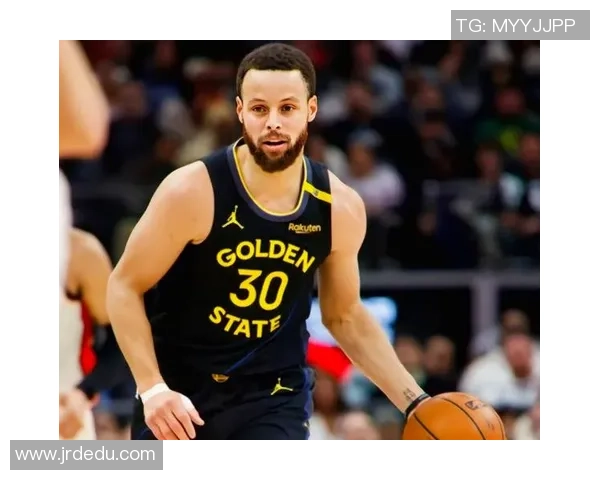 勇士与猛龙总决赛第三场激战回顾经典对决再现篮球魅力与激情 勇士与猛龙总决赛第三场激战回顾经典对决再现篮球魅力与激情