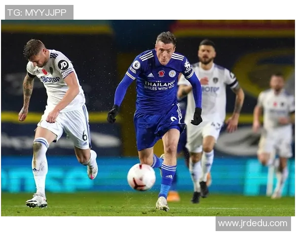 利兹联队主场迎战雷丁队期待激烈对决与精彩进球瞬间