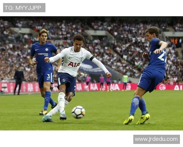 埃弗顿与热刺精彩对决回顾赛场瞬间与进球集锦全记录