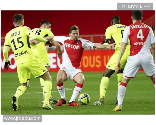 朗斯主场迎战索肖争夺法甲宝贵积分的精彩对决