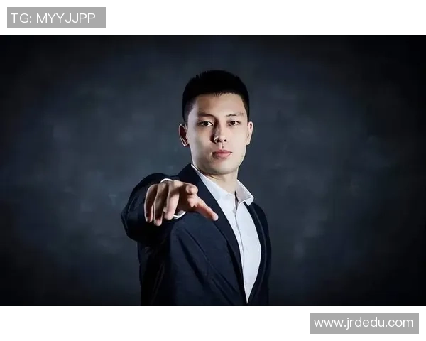 袁堂文的传奇人生与历史影响：从文人到政治家的跨越之路