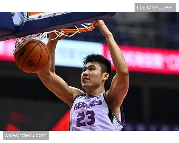 贾诚：在时代洪流中坚定前行的青年代表与奋斗者